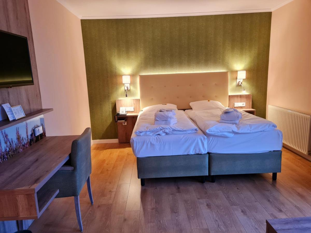 Hotel Landhaus Hoepen Шнефердінген Екстер'єр фото