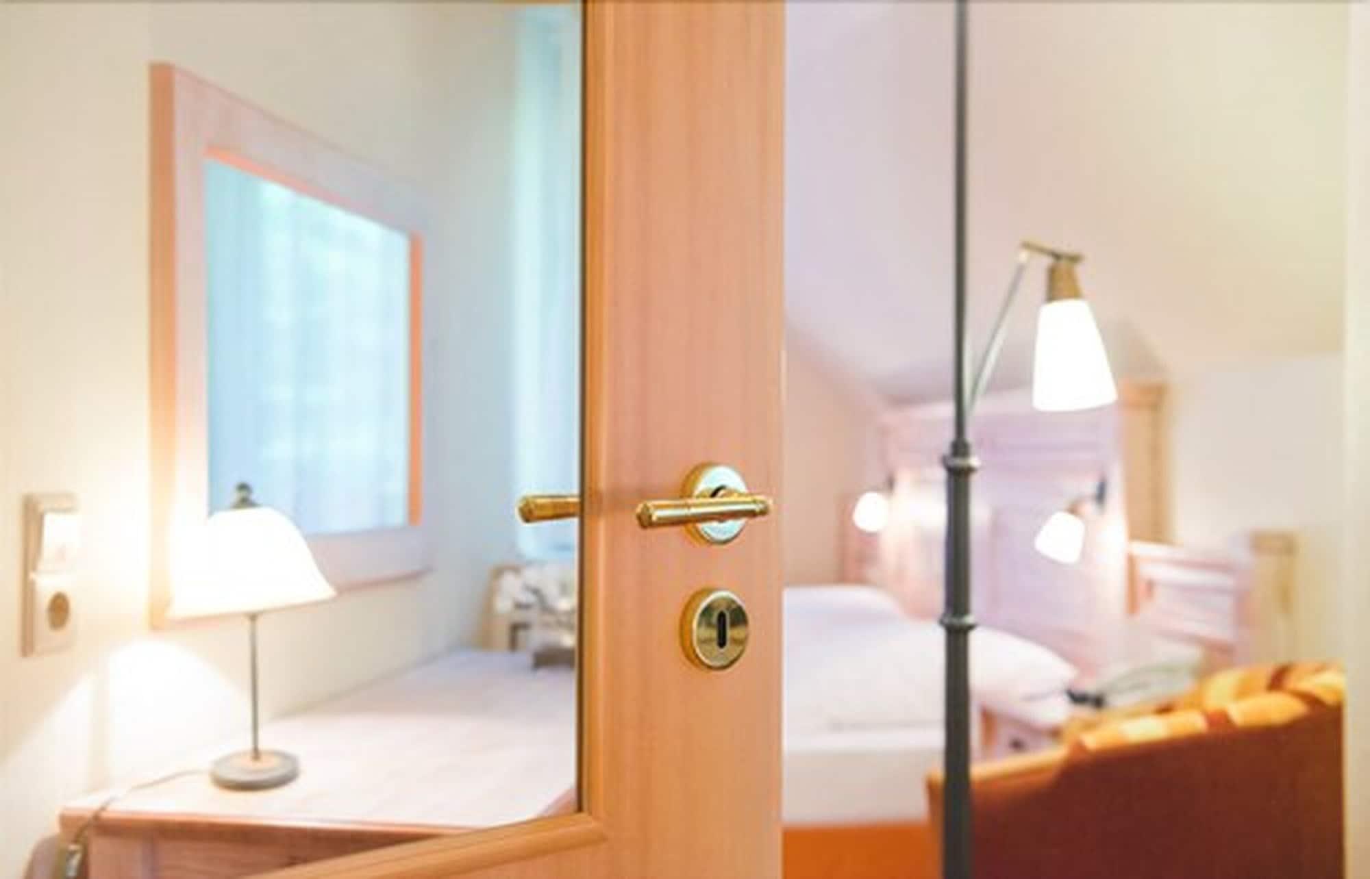 Hotel Landhaus Hoepen Шнефердінген Екстер'єр фото